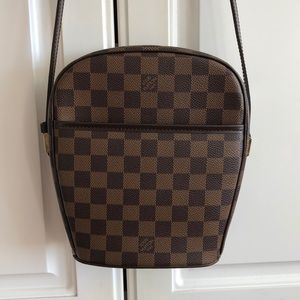 Like new !! Louis Vuitton Ipanema Damier Ebene PM